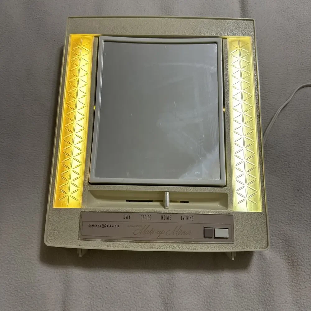 General Electric Lighted Makeup Mirror Vanity Day Office Home Vintage 70s Tested